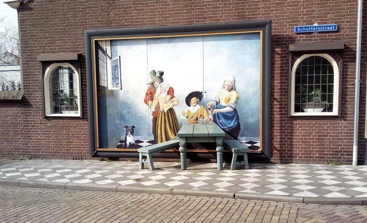 aan tafel window in a wall